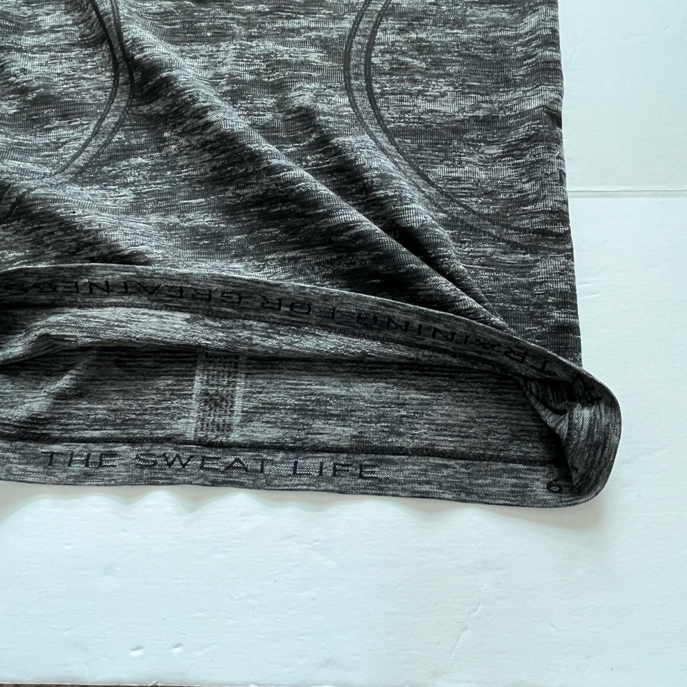 Lululemon Set of 2 Racerback Tanks Size 6 Black and Green - Picture 8 of 12